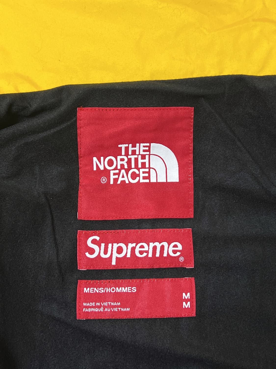 슈프림 x 노스페이스 자유의 여신상 발토로 자켓 옐로우 상품이미지8