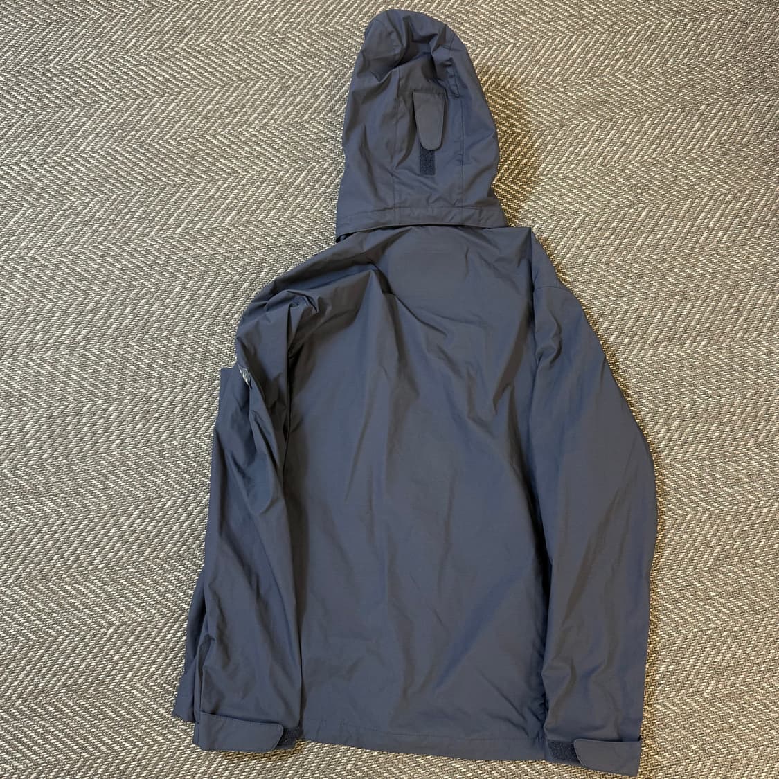 헤지스 네이비 스몰 로고 윈드브레이커 자켓 105 상품이미지4