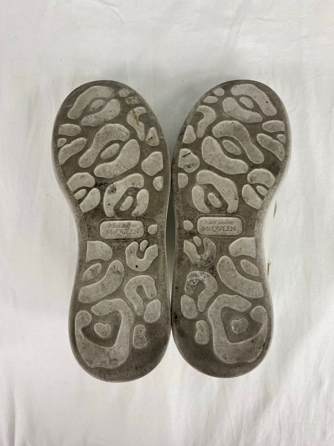 알렉산더 맥퀸 오버솔 홀로그램 스니커즈 37  상품이미지10