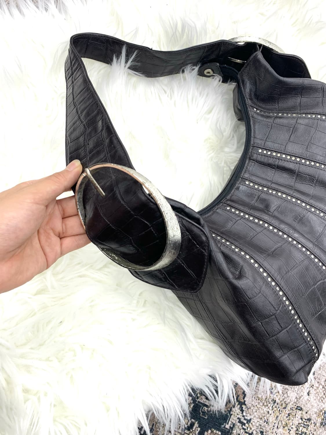 Bangle cubic detail leather shoulder bag 상품이미지9