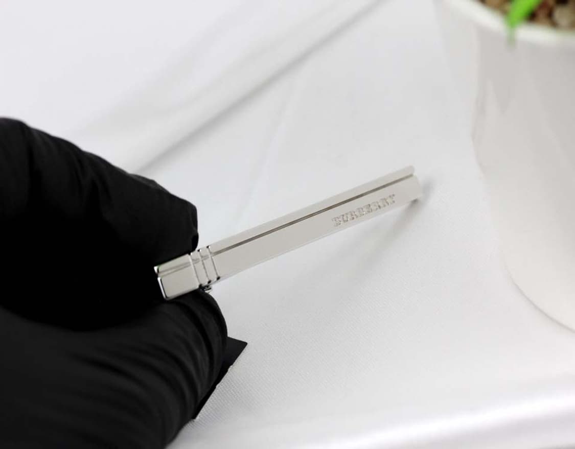 버버리 미사용 S등급 6.1cm 신형 유광 남자 명품 넥타이핀 상품이미지4