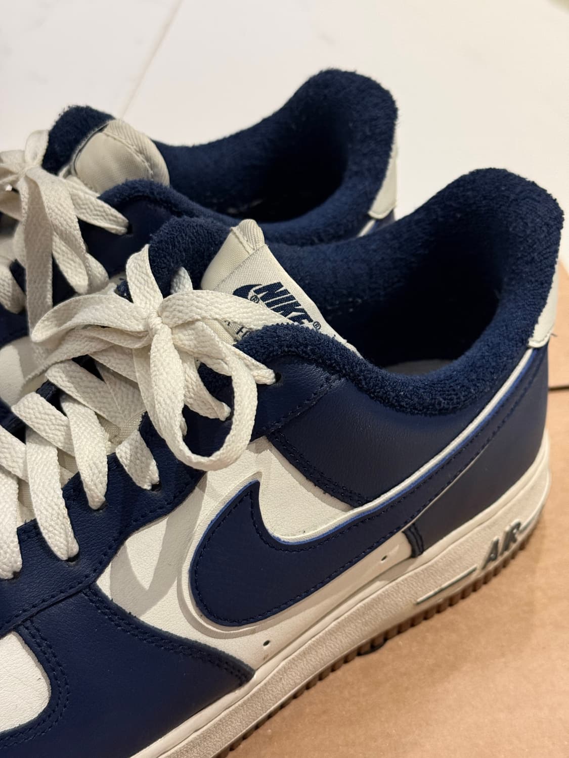 나이키 에어포스1 미드나잇 네이비 290 상품이미지1