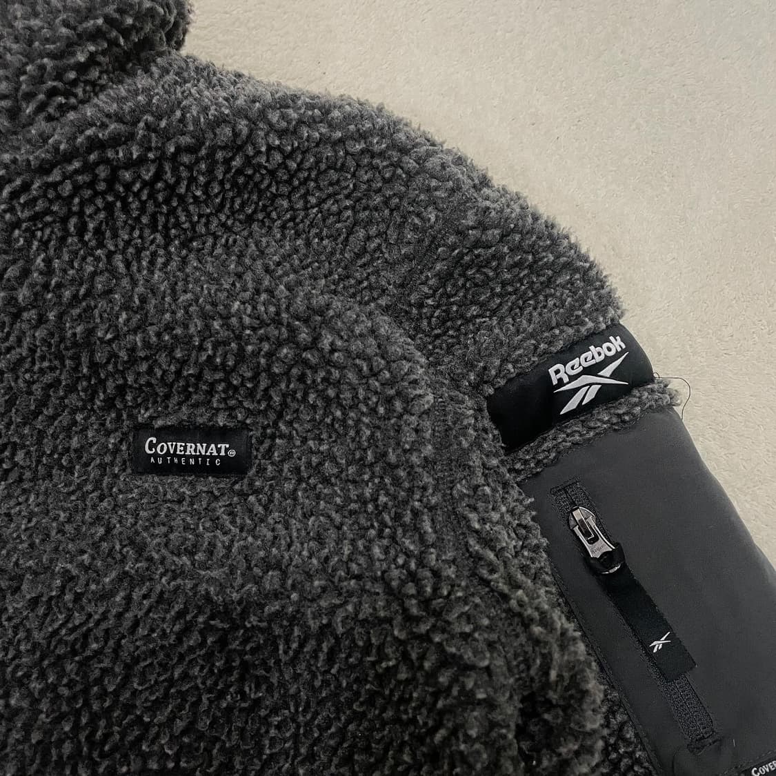 커버낫X리복 그레이 후리스 양면자켓 상품이미지4