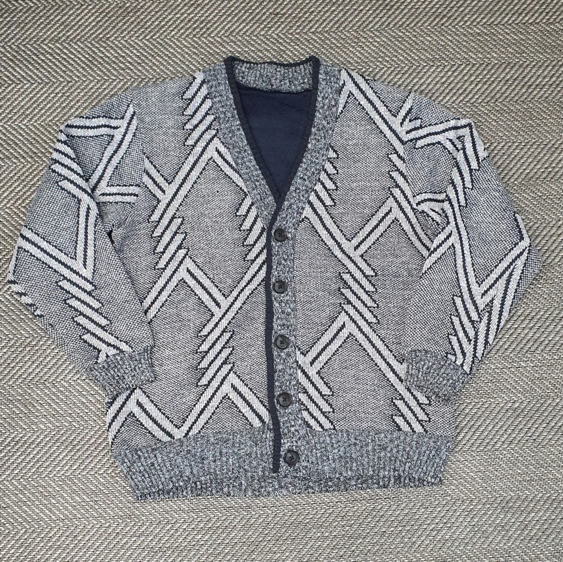 심플한 브이넥 니트 가디건 남자105 상품이미지1