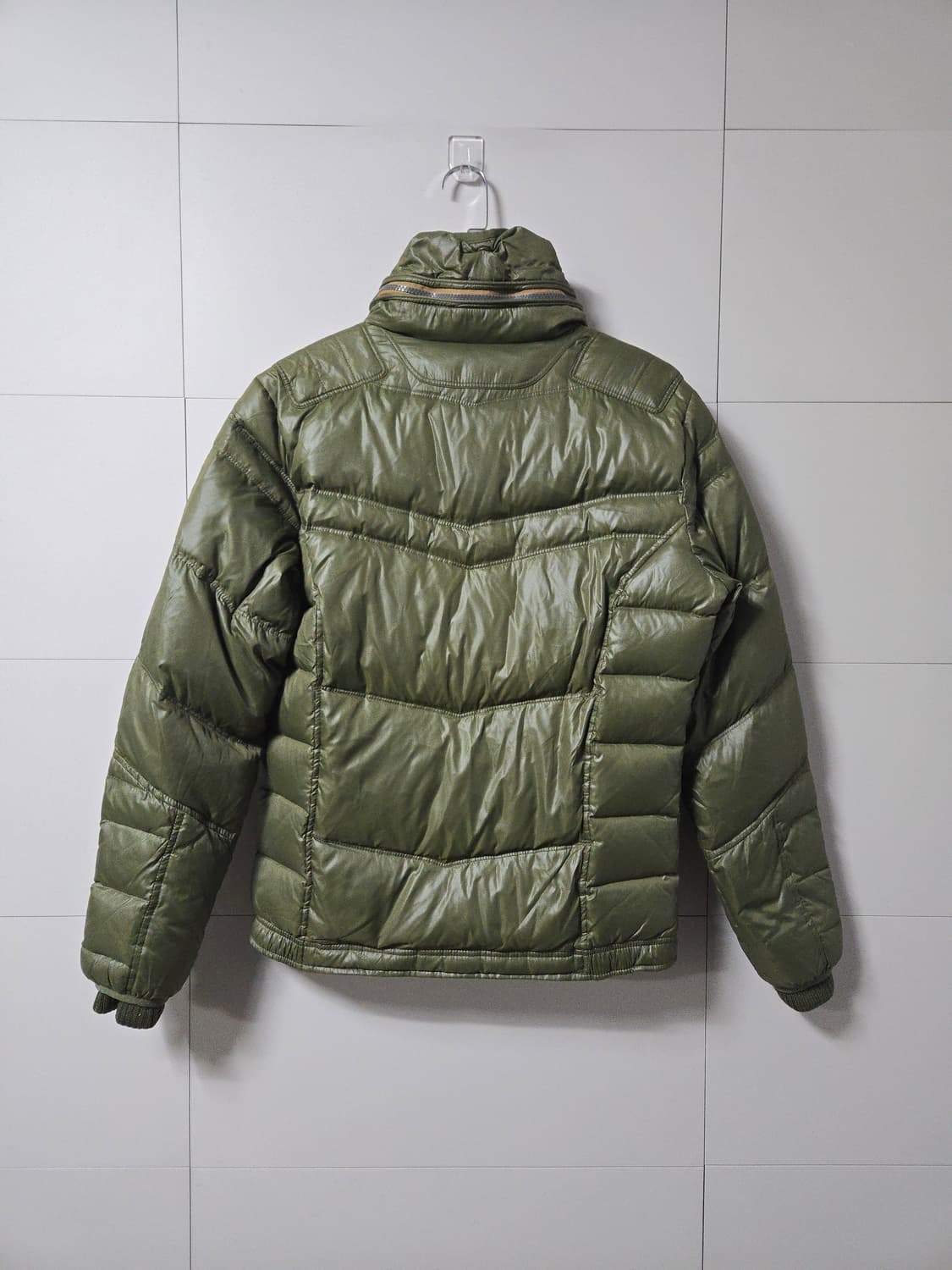 디젤 카키 나일론 다운 패딩 M95 상품이미지4