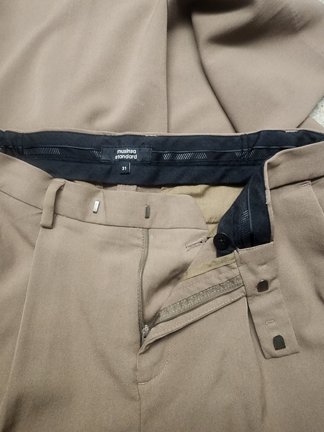 무신사 스탠다드 와이드 핀턱 슬랙스 모카브라운 (새상품급  31) 상품이미지9