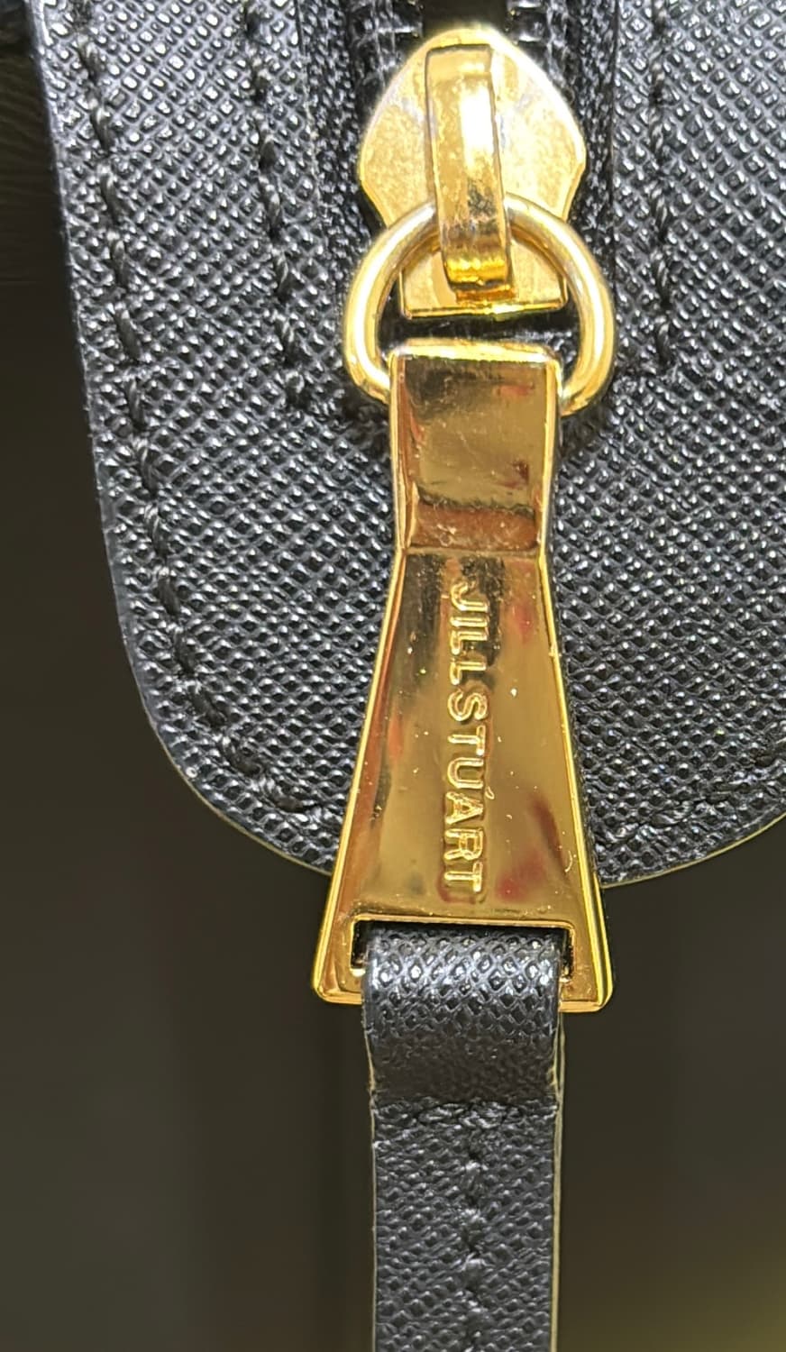 질스튜어트 블랙 하트참 토트백 상품이미지5