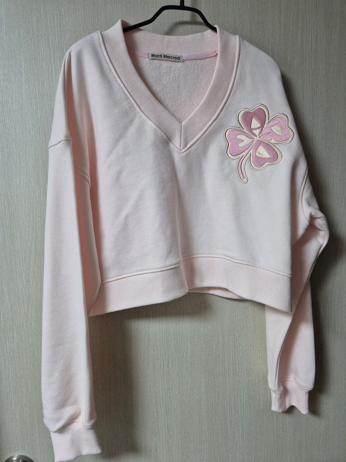 (24년) 마르디메크르디 크롭 브이넥 스웻셔츠 맨투맨  상품이미지3