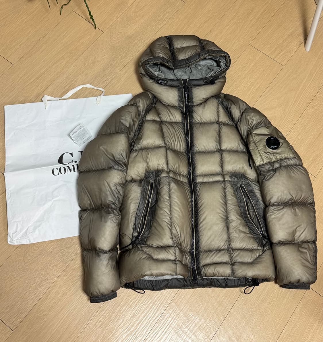 [S] cp컴퍼니 24fw dd쉘 후드 다운 자켓 빈티지 카키 베이지 상품이미지1