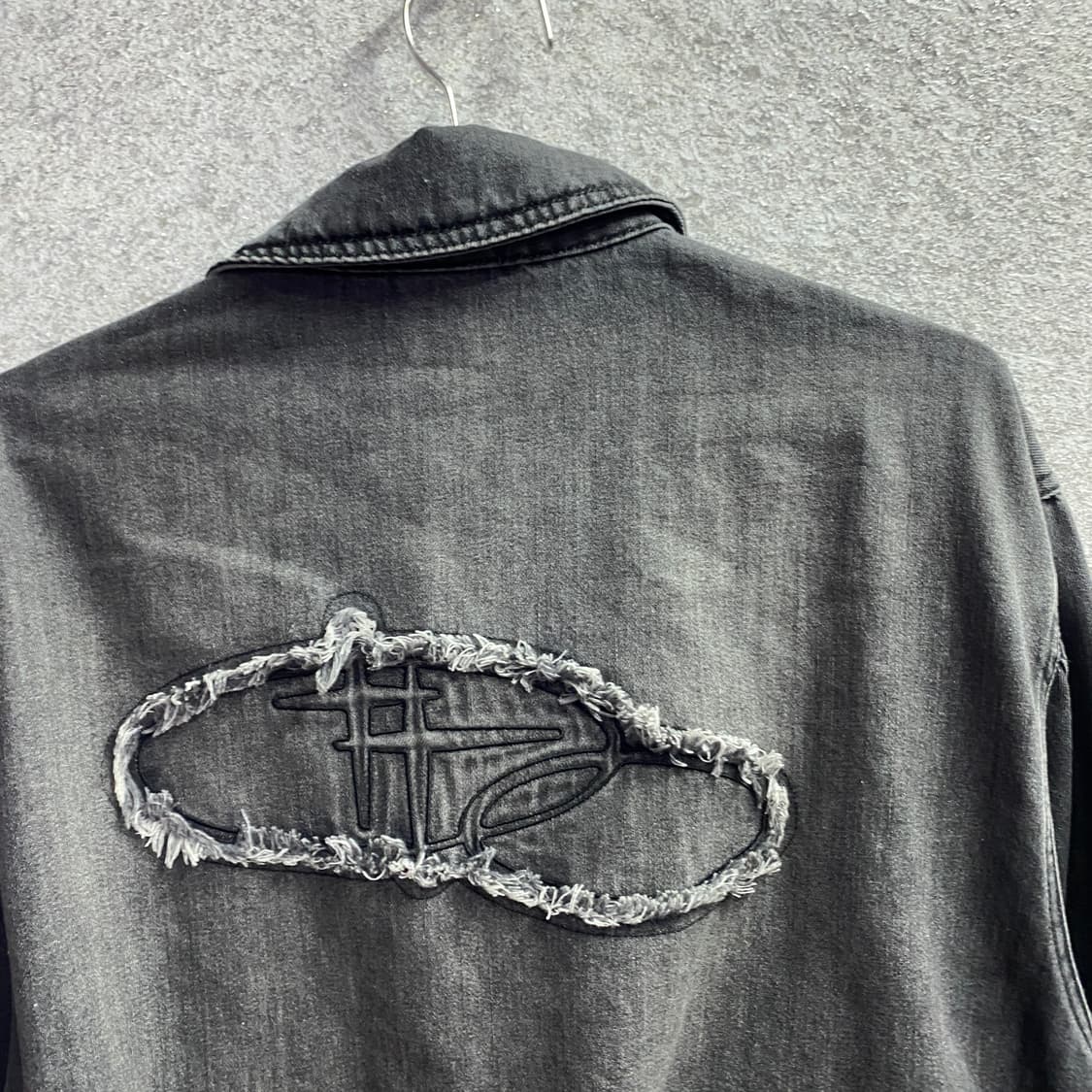 로맨틱 크라운 샤이닝로고 워시드 데님 자켓 B4474 상품이미지6