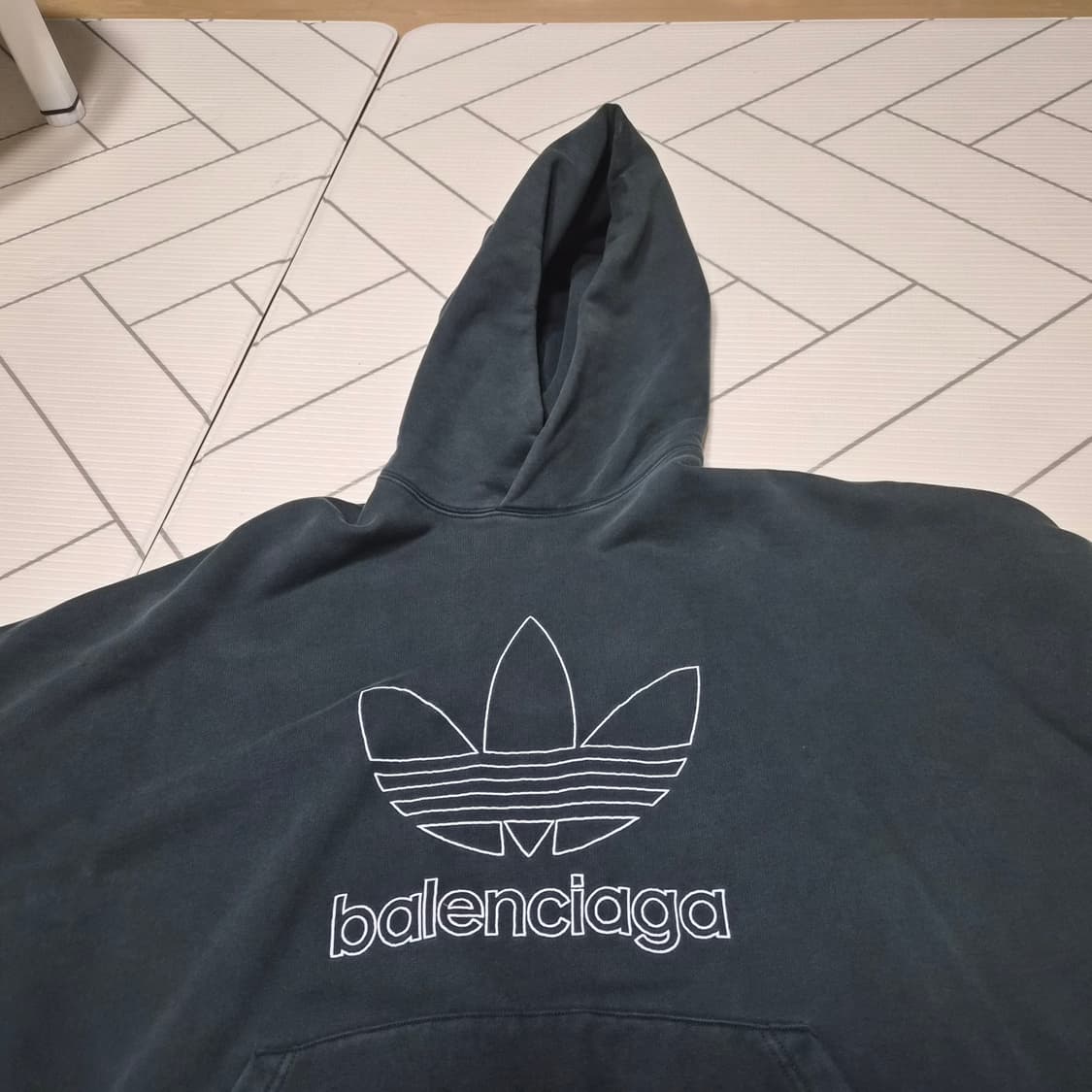 발렌시아가 아디다스 후드티 상품이미지1