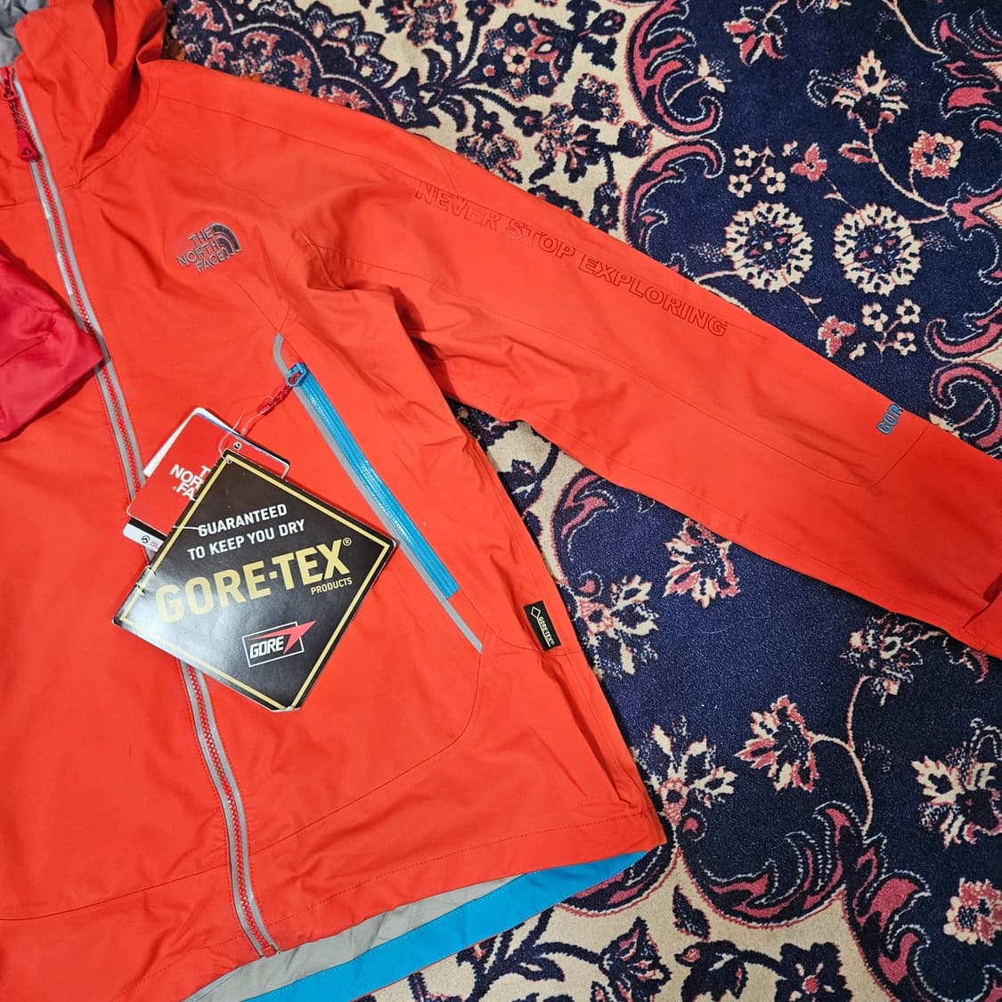  (새상품) 노스페이스 서밋시리즈 고어텍스 경량 바람막이 상품이미지2