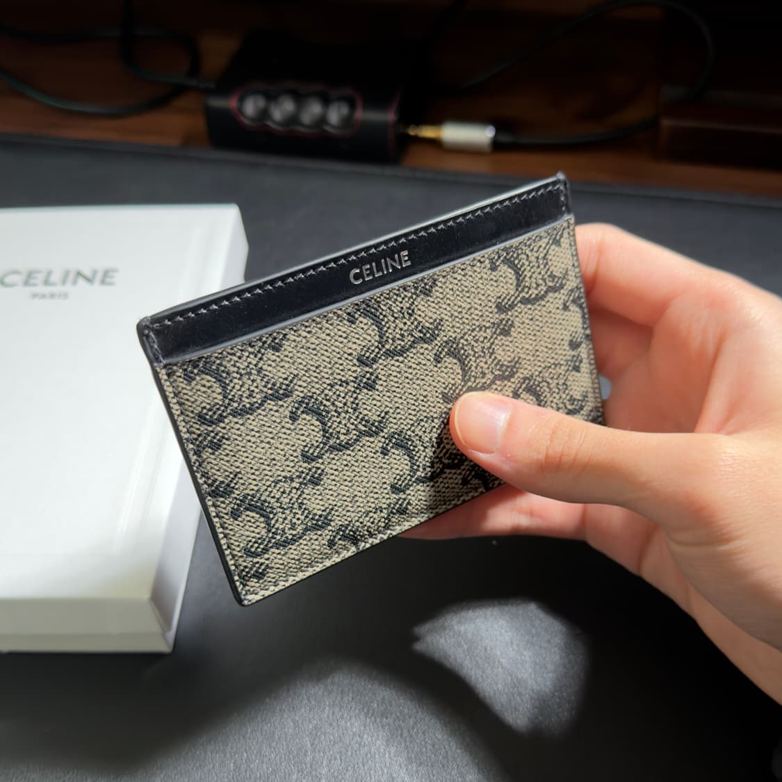 셀린느 트리옹프 캔버스 카드지갑 상품이미지2