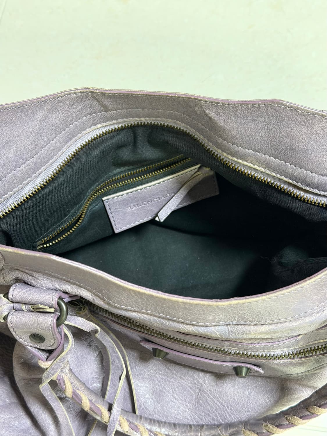 발렌시아가 시티 모터백 상품이미지4