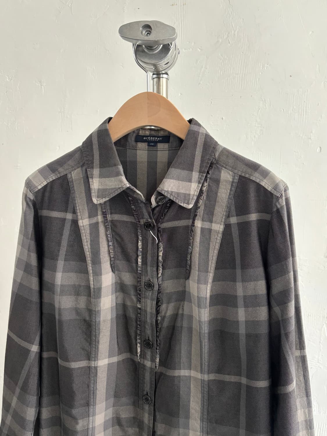 Burberry 버버리 그레이 노바체크 프릴버튼 셔츠 상품이미지2