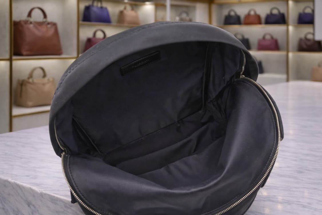 [S급] 버버리 나일론 백팩 판매합니다!!! 상품이미지4