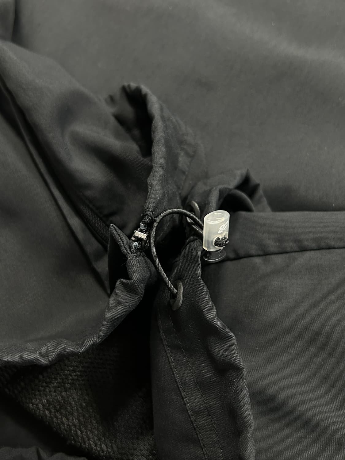 뉴발란스 우븐 바람막이 후드티 M  상품이미지7