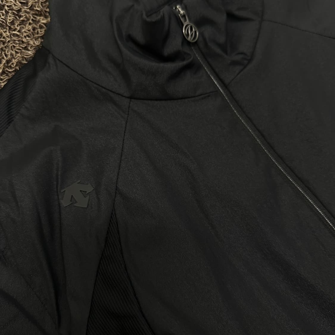 데상트 여성 골프웨어 경량 바람막이 자켓 95(L) 상품이미지4