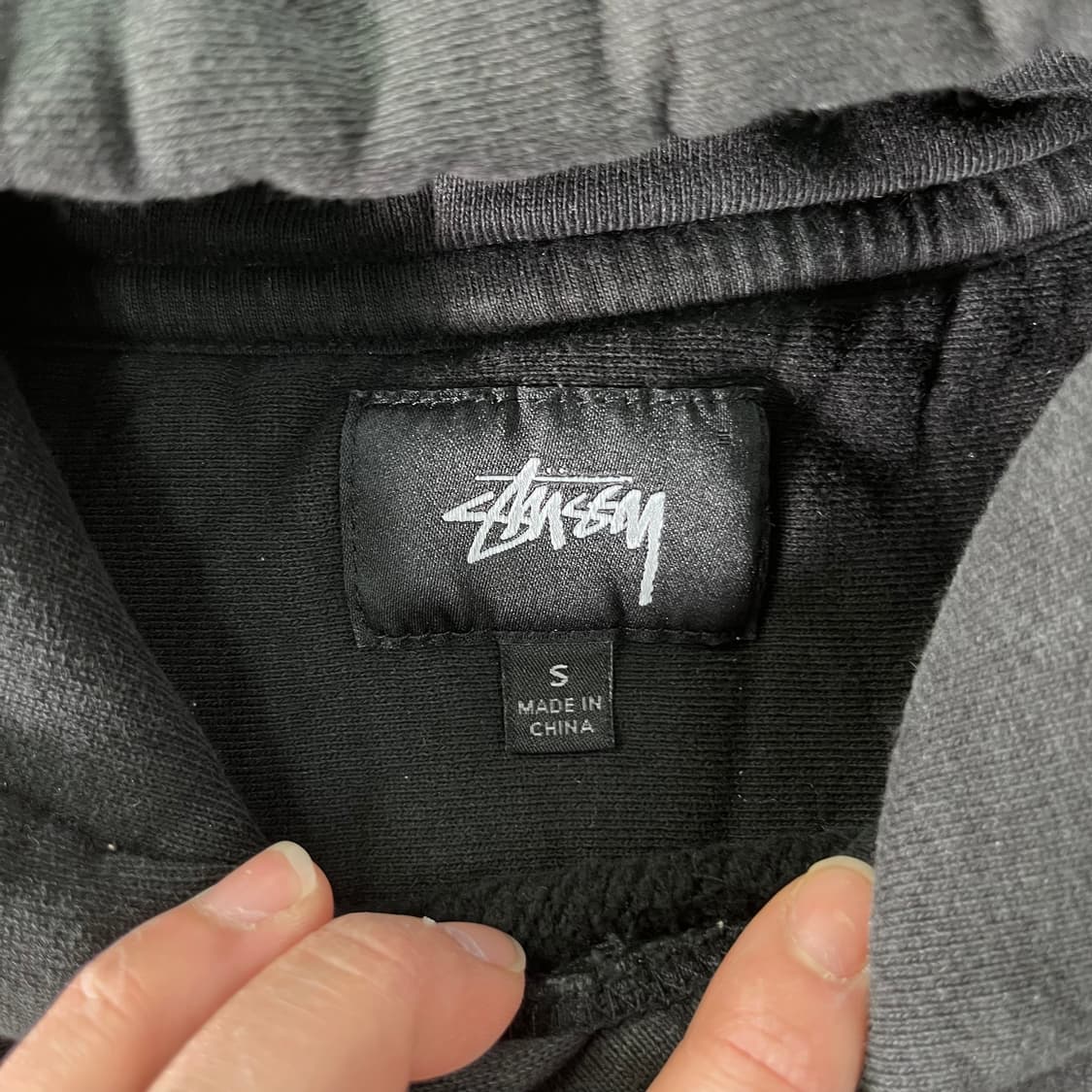 95 스투시 자수로고 블랙 후드티 상품이미지3