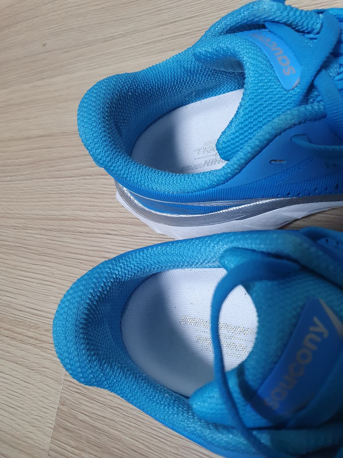 써코니 엔돌핀 스피드 4 러닝화 265 상품이미지8