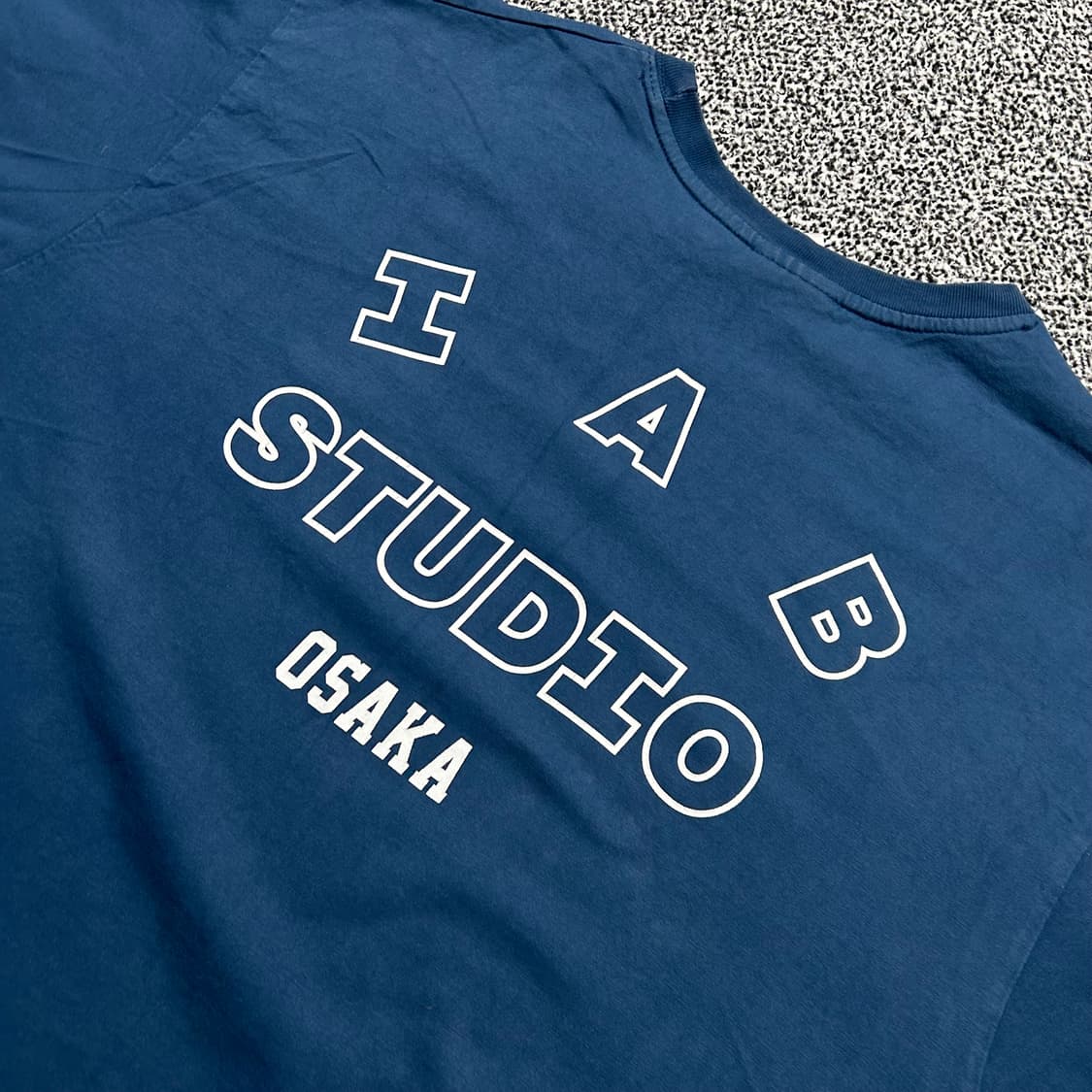 아이앱 스튜디오(I.A.B STUDIO)오사카 네이비 반팔티 상품이미지7