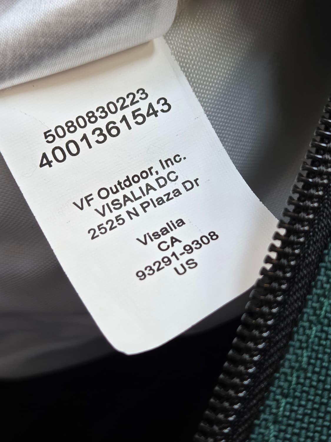 잔스포츠 백팩 JS0A4QVA 모델 판매합니다. 녹색 바탕에 하단 스웨이 상품이미지5