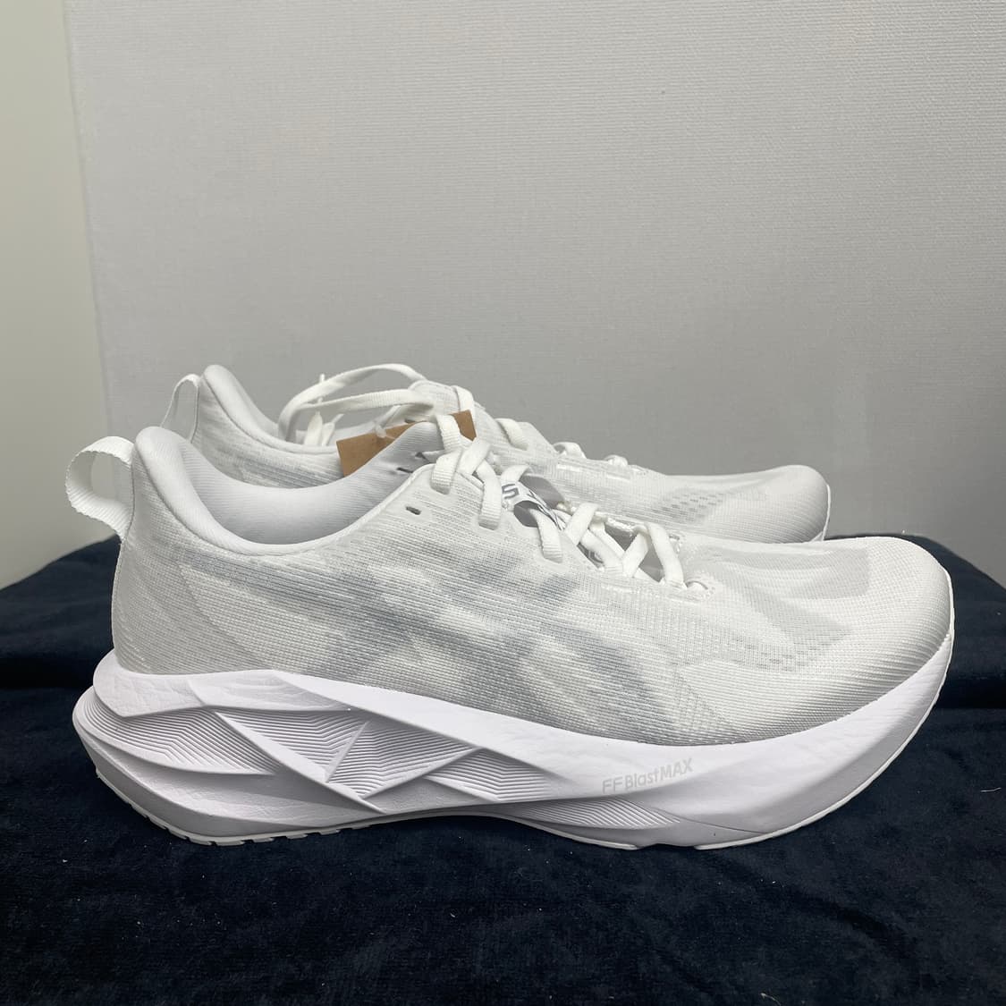 아식스 노바블라스트5 화이트 피드몬트/그레이 275 상품이미지1