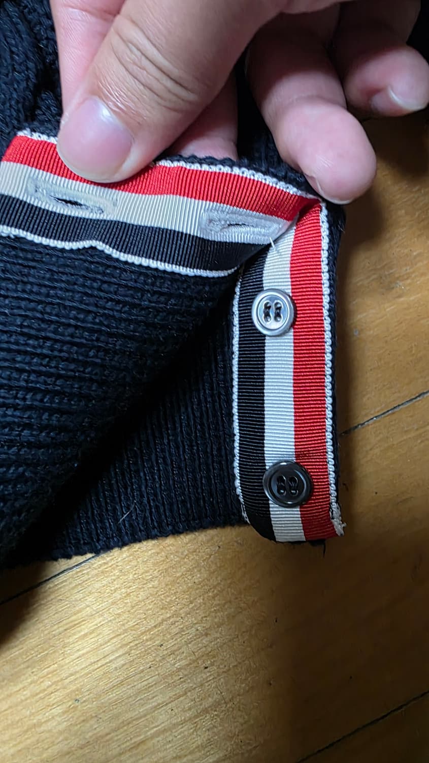 [3,새상품급]톰브라운 케이블 니트 네이비 상품이미지4