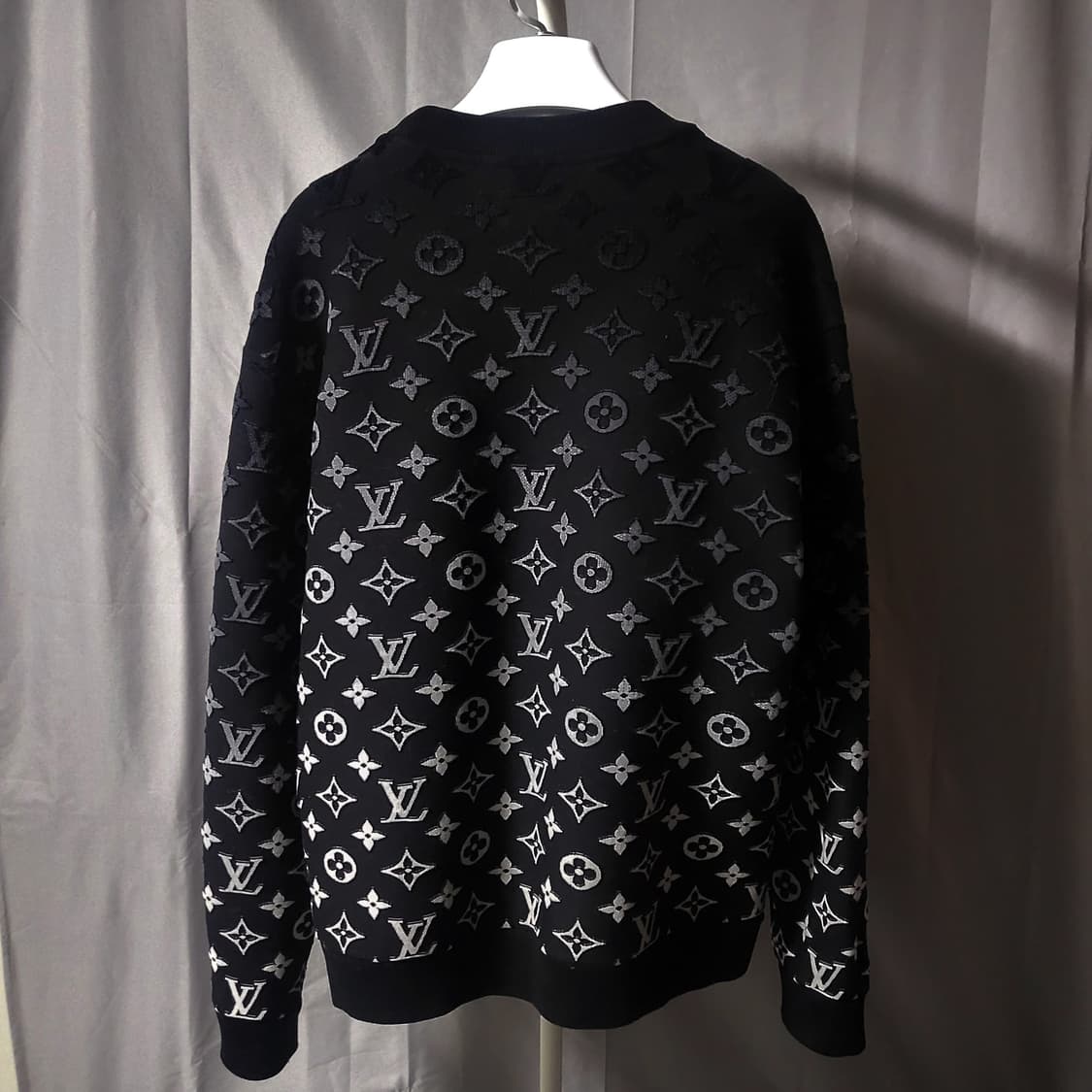 [새상품급/백화점판]루이비통 그라디언트 필 쿠페 맨투맨 XL 상품이미지2