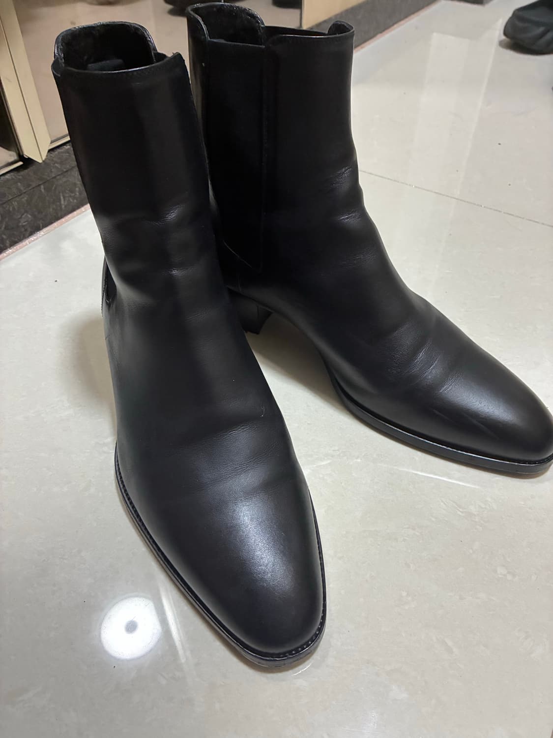 생로랑 와이어트40 42.5사이즈 상품이미지4