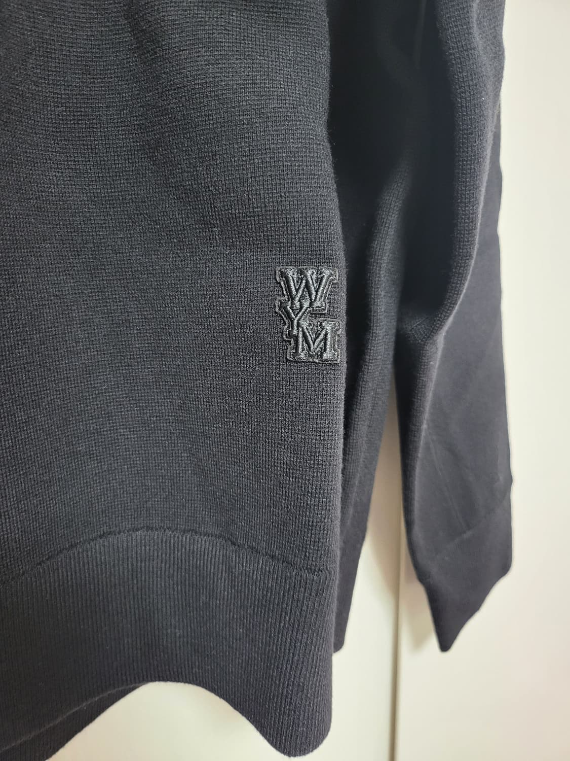 (새상품)우영미 라운드넥 울 스웨터 블랙(48) W251KN01508 상품이미지4