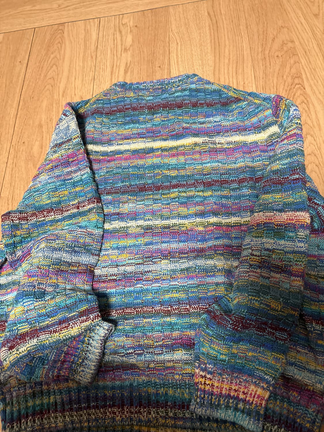 디스이스네버댓 다니엘존스톤 니트 상품이미지3