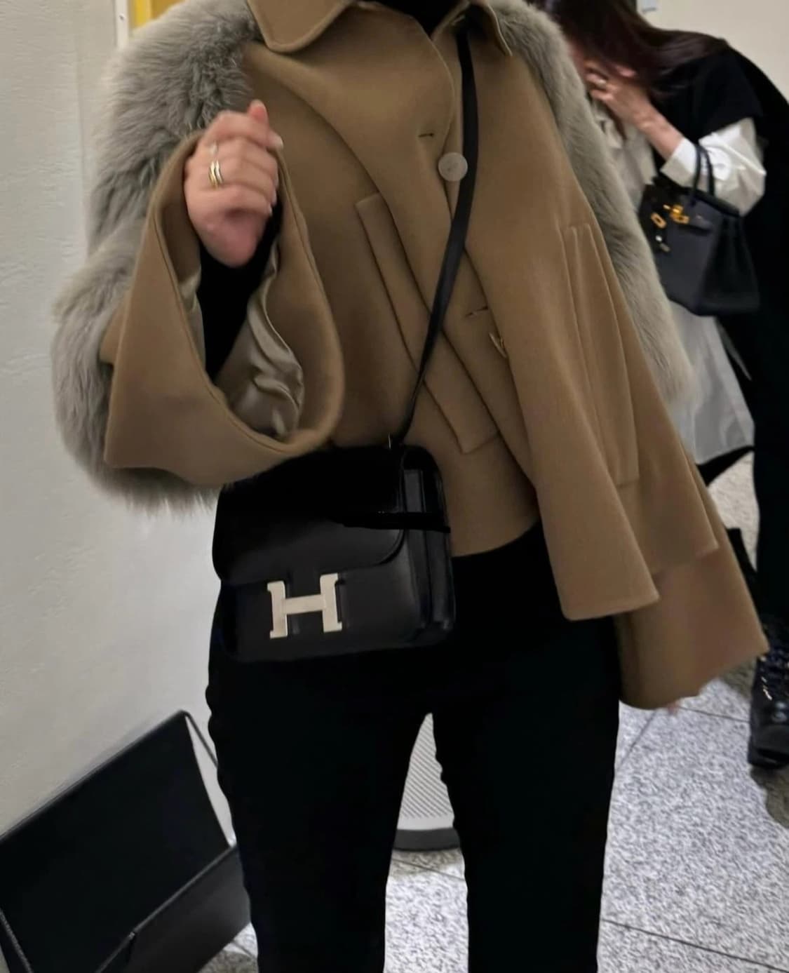 로에베 시어링 퍼 크롭 코트 상품이미지6