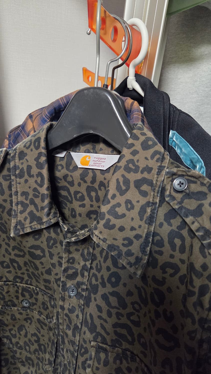 칼하트 레오파드 셔츠 상품이미지3