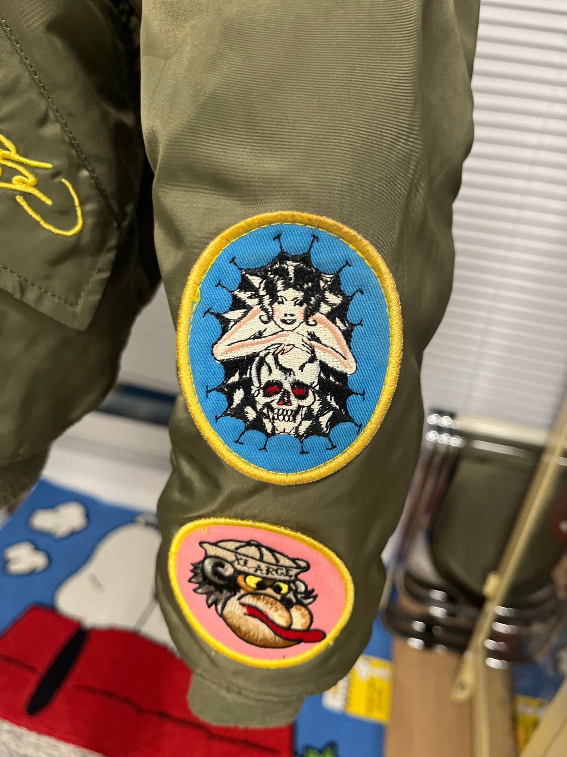 엑스라지 X 에드하디 양면 자수 MA-1 올리브자켓 L 상품이미지4