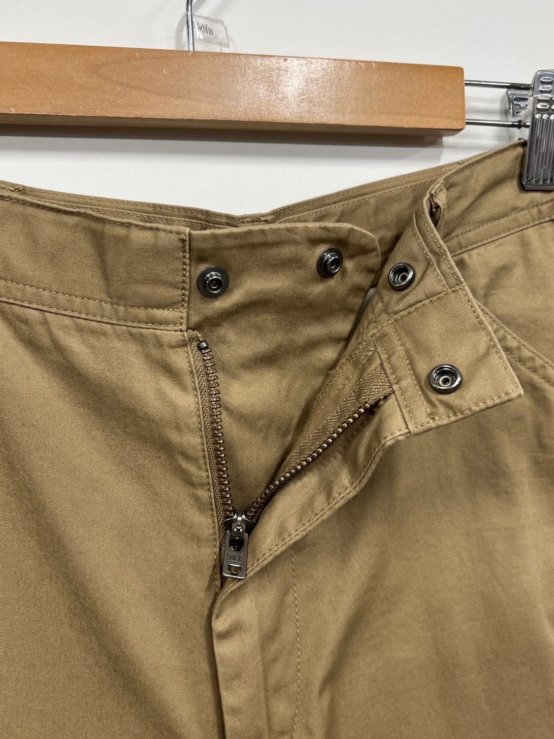 유니클로u 와이드핏 베이지 치노팬츠 상품이미지3