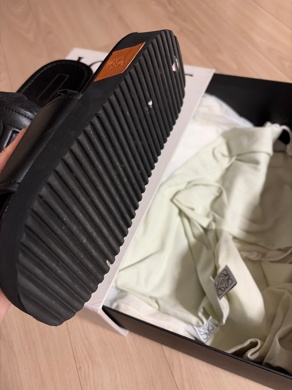 로에베 여성 슬리퍼 상품이미지2