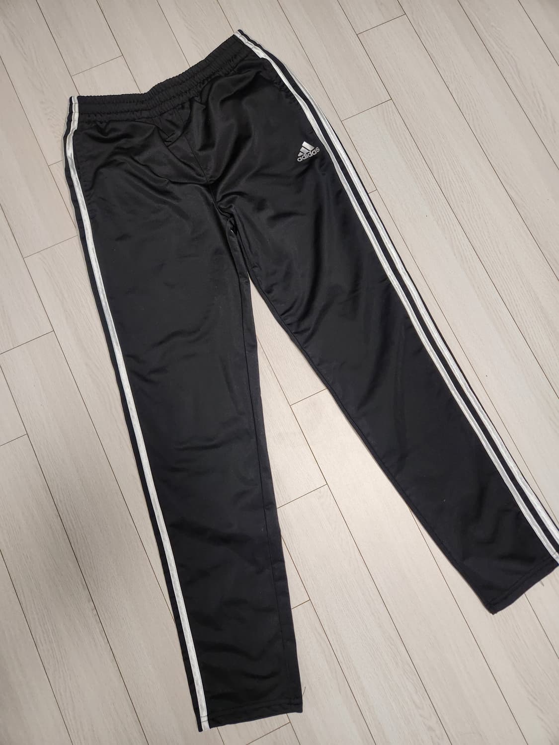 아디다스 레귤러핏 기모 트레이닝 트랙 팬츠(새상품급)

아디다스 로고하고 상품이미지1