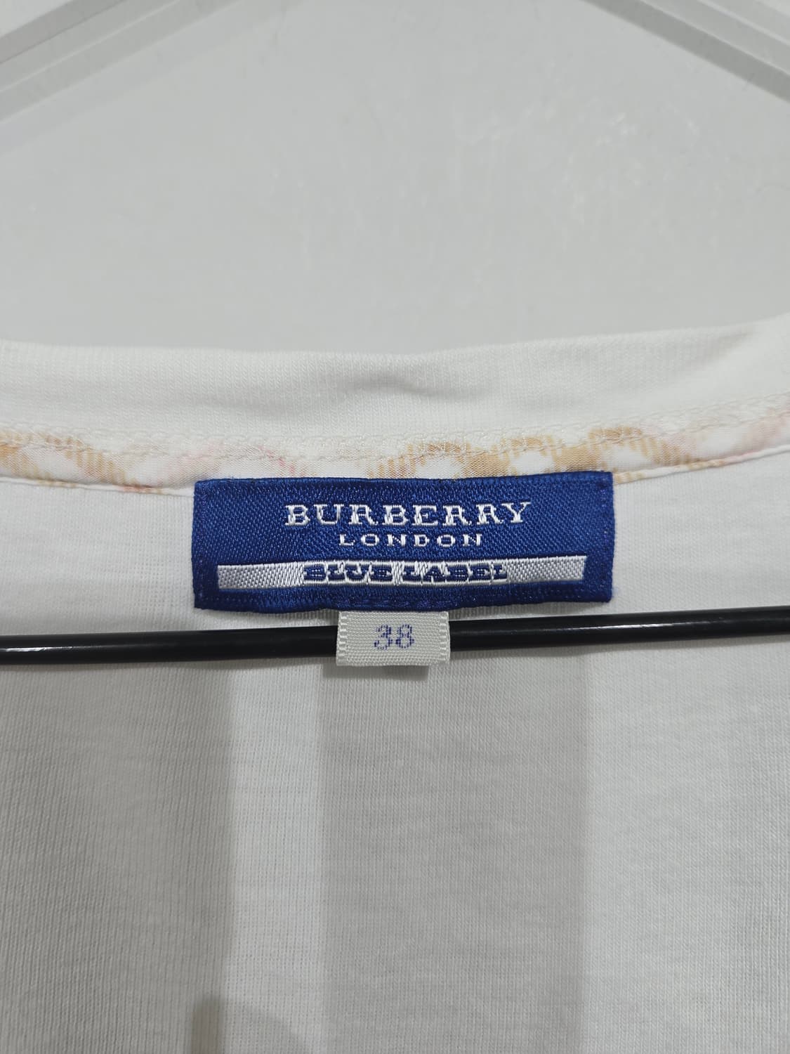 버버리 화이트 가디건 긴팔티 상품이미지5