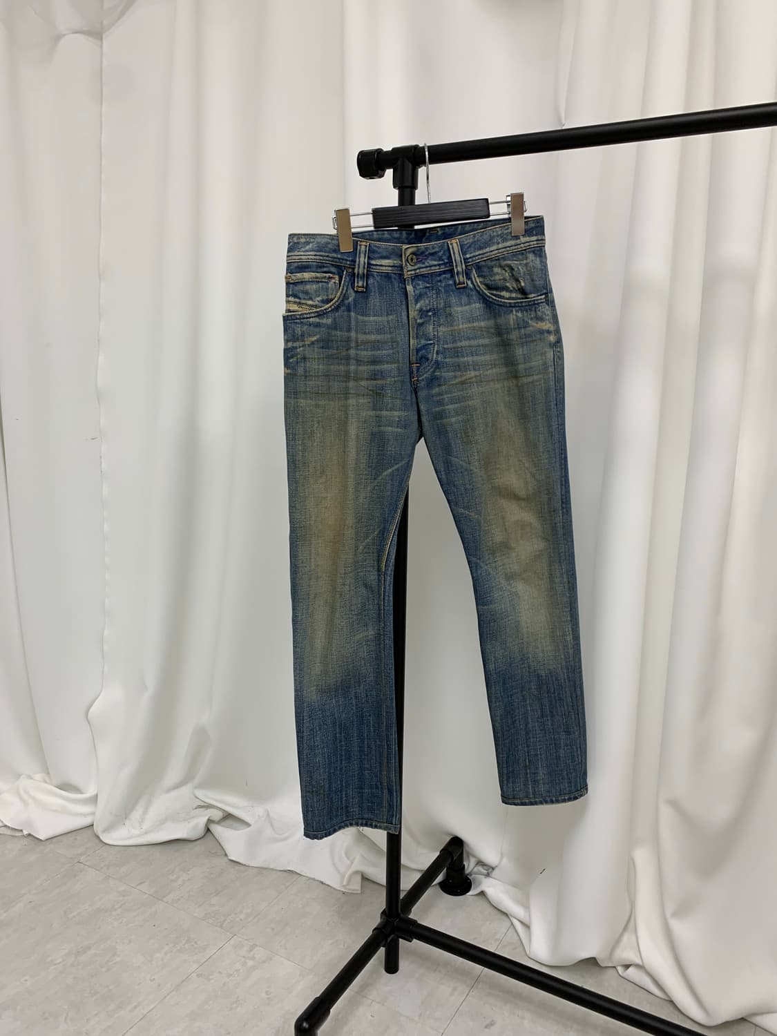 디젤 옐로우워싱 스트레이트진 상품이미지1