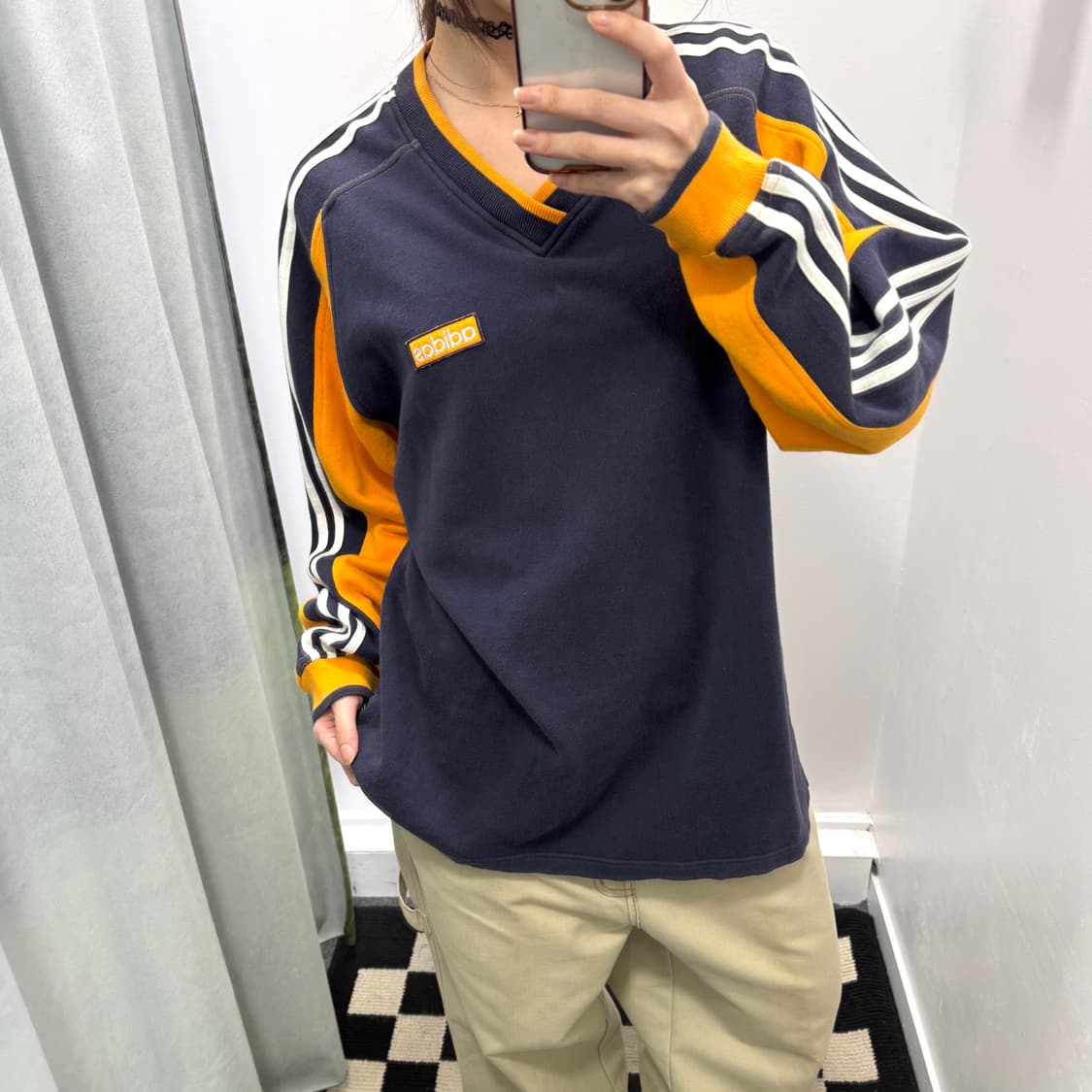 아디다스 네이비 옐로우 브이넥 스웻셔츠 상품이미지2