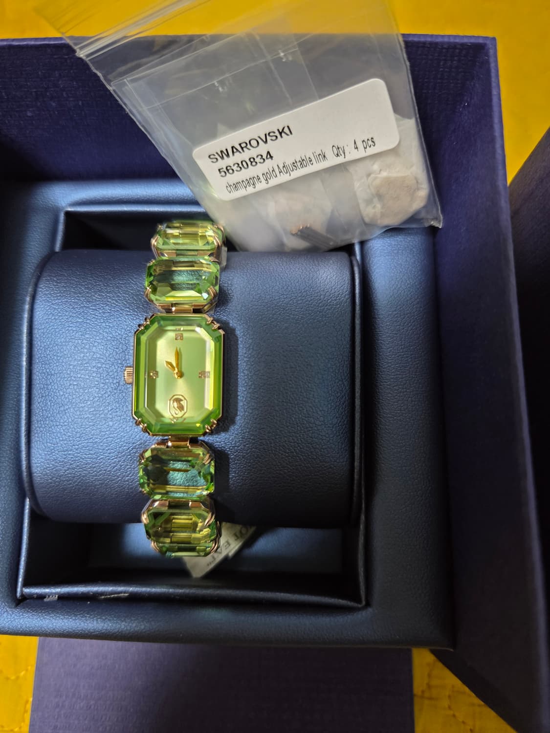 정가70만~새제품)스와로브스키 신형 그린 크리스탈 시계 정품 상품이미지8