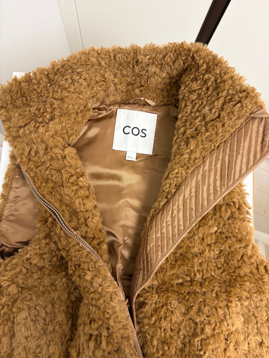 COS 코스 테디 집업 조끼 상품이미지2