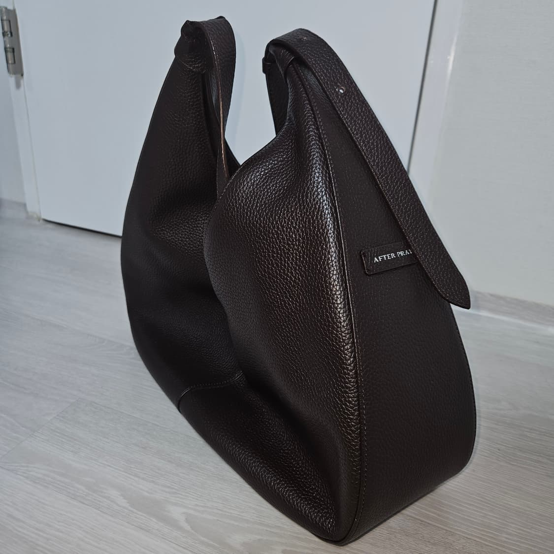 애프터프레이 크레센트 레더백 브라운 상품이미지4