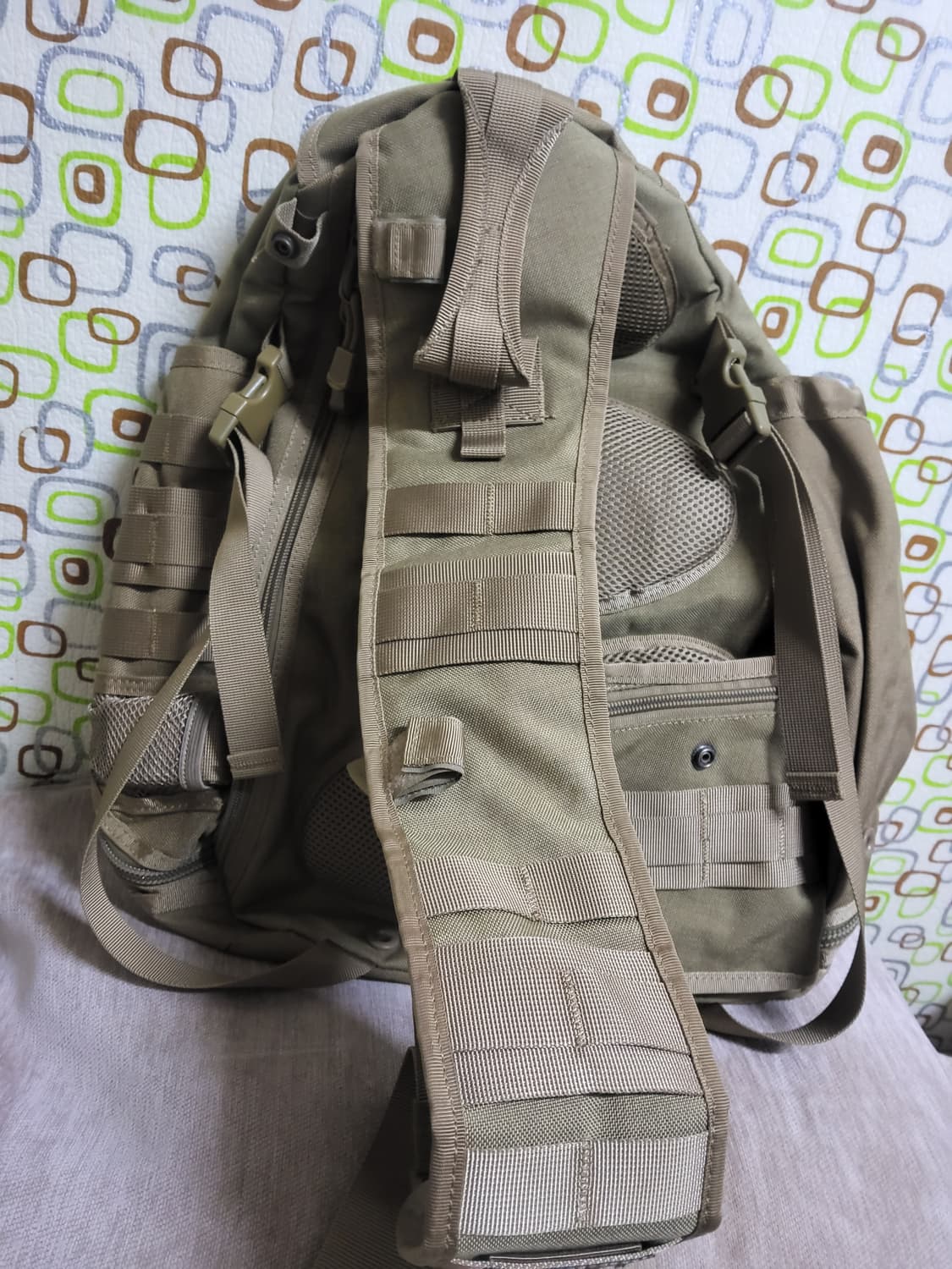 프리솔져 24시 슬링백 카키색  상품이미지3