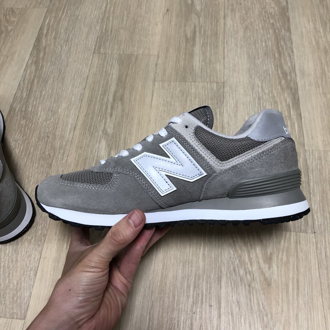 (245) 뉴발란스 New Balance 574 스웨이드 그레이 상품이미지7