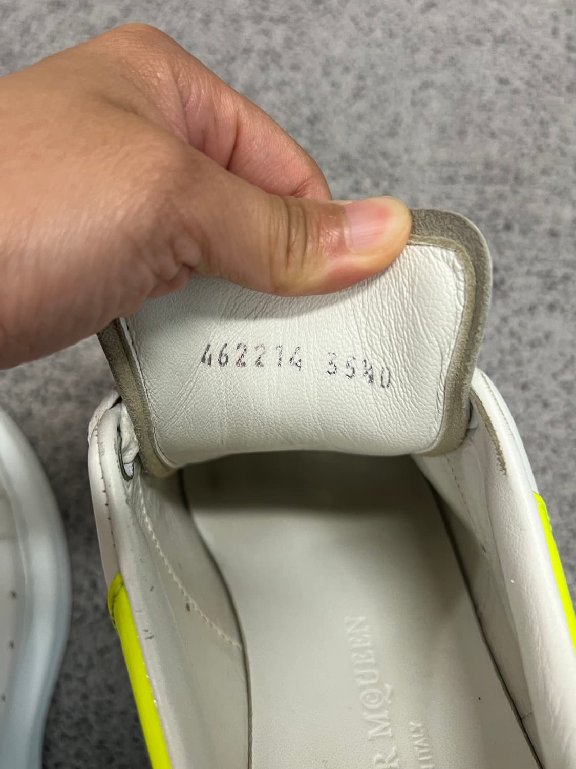 알렉산더 맥퀸 오버솔 라임탭 상품이미지5