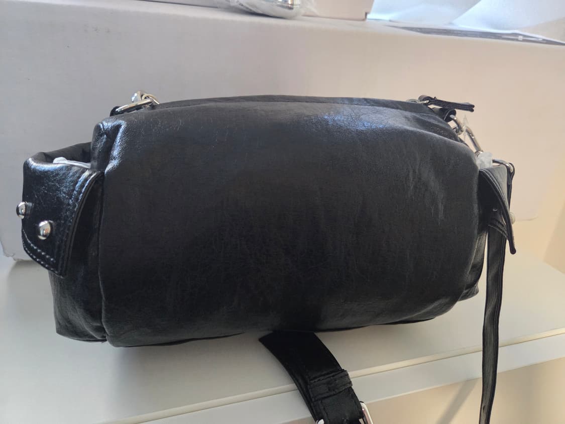 다이닛 하트 키링 포함 새상품) 다이닛 스터드 포켓백 블랙 상품이미지3