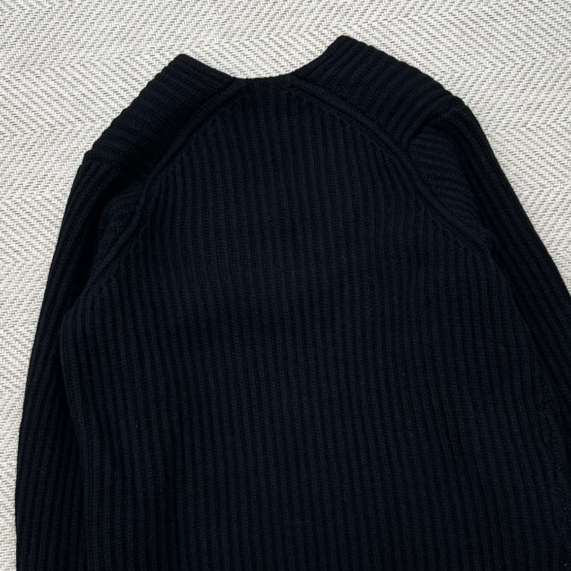 아크네스튜디오 브이넥 니트 r2587 상품이미지4