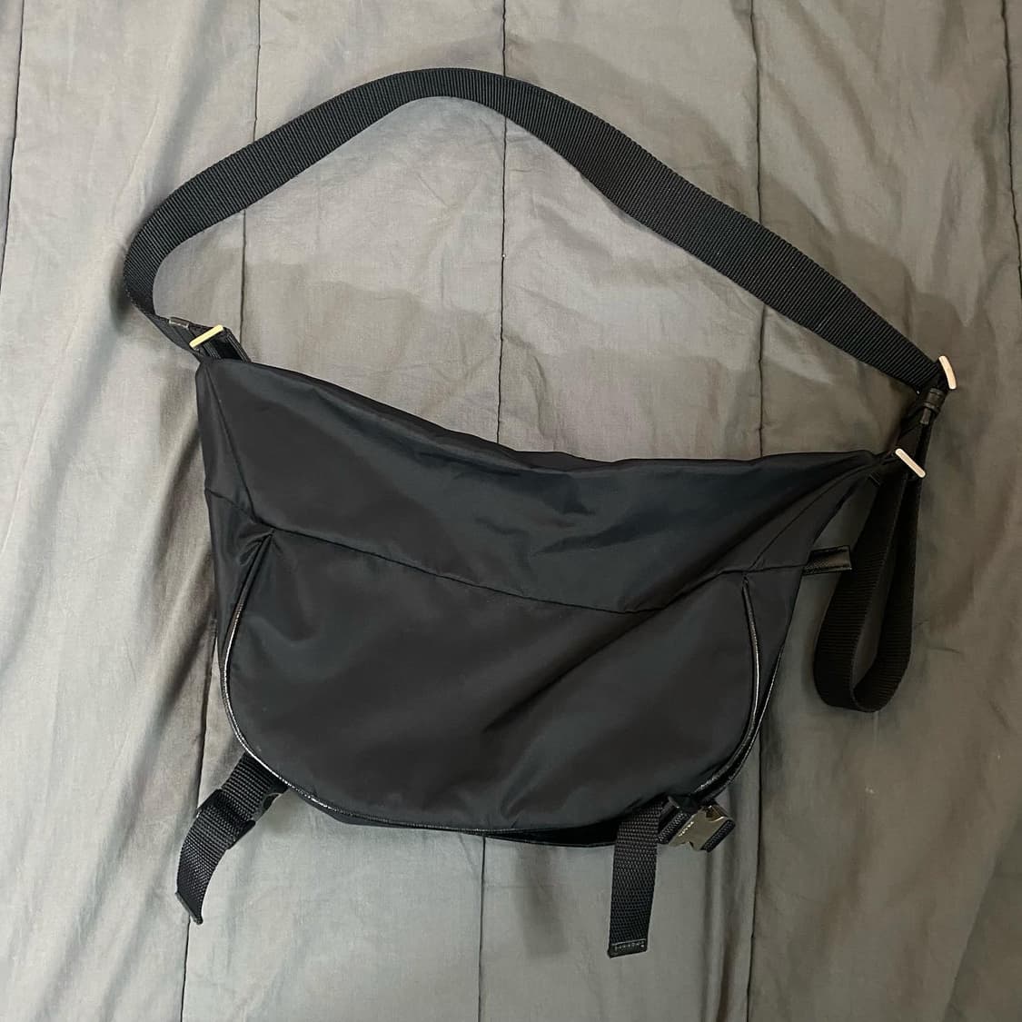 Prada Nylon Cross Bag 상품이미지5